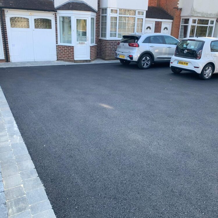 Getting Expert Advice on Tarmac Driveways in the West Midlands