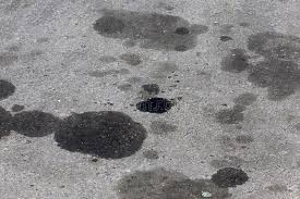 How to remove oil stains from your driveway 