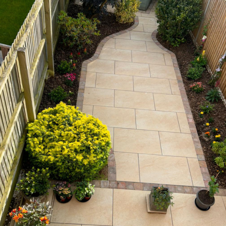 Landscaping in Wythall: Transform Your Outdoor Space with Ideal Building and Landscapes